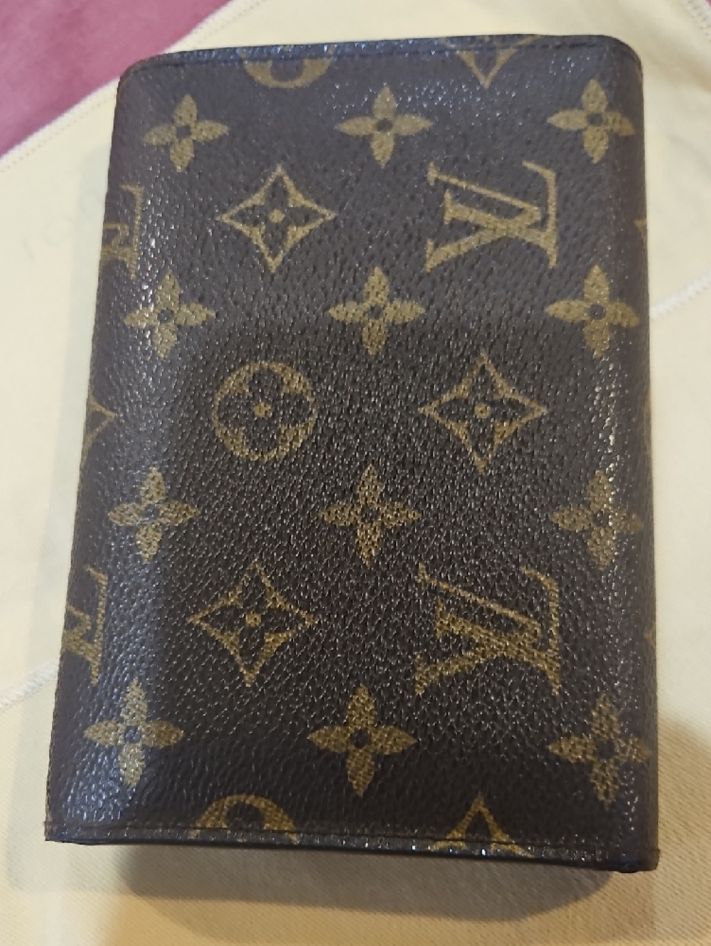 Louis Vuitton Monogram Crossbody Wallet in Brown with Gold Chain - Picture 2 of 6